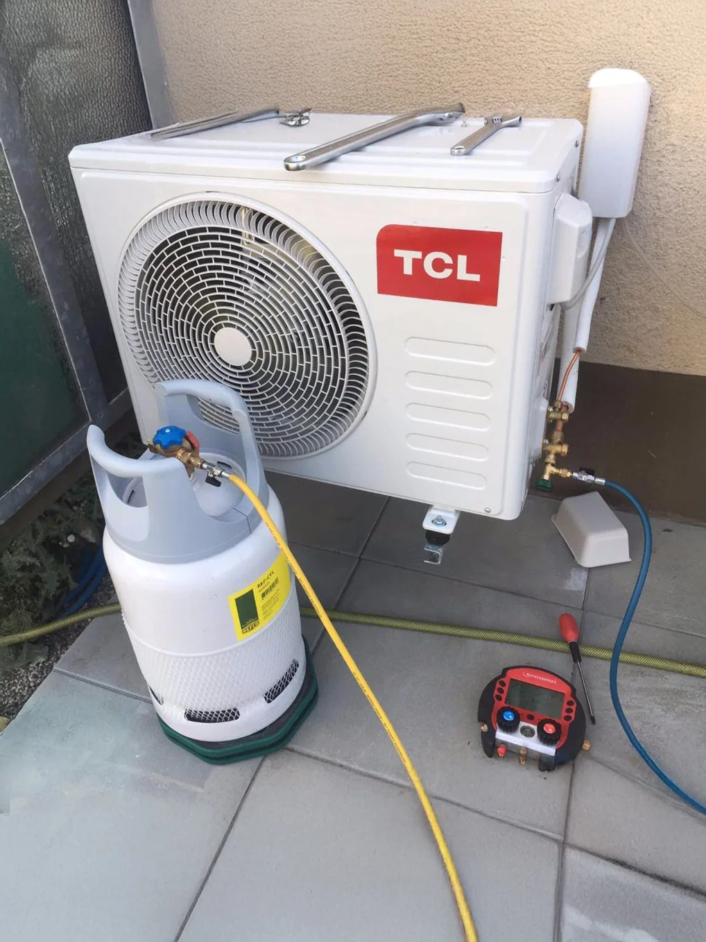 Klimaanlage Wartung Karlsruhe - Kältemittel Nachfüllen durch Prima Klima Khabiar